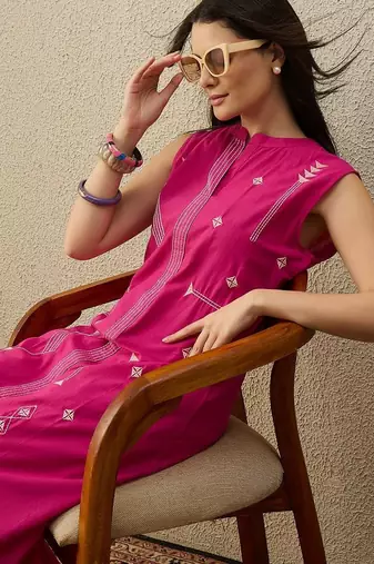 Women Embroidered Regular Thread Work Pure Cotton Kurta with Trousers