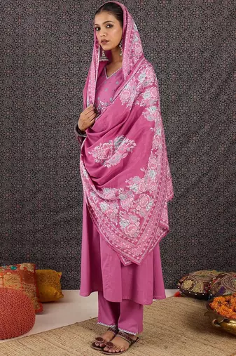 Women Floral Embroidered Regular Thread Work Pure Cotton Kurta with Trousers & With Dupatta