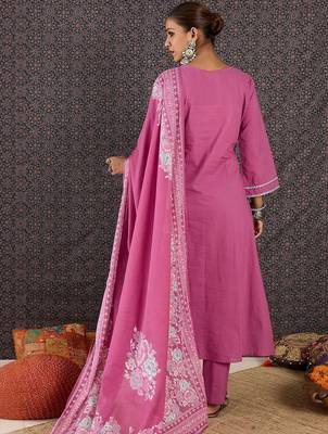 Women Floral Embroidered Regular Thread Work Pure Cotton Kurta with Trousers & With Dupatta 5