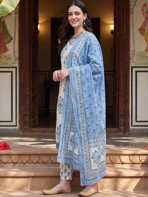 Women Floral Printed Regular Pure Cotton Kurta with Trousers & With Dupatta 1