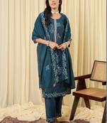 Women Floral Embroidered Regular Thread Work Kurta with Trousers & With Dupatta
