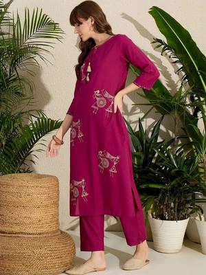 Women Ethnic Motifs Embroidered Regular Thread Work Pure Cotton Kurta with Trousers 6