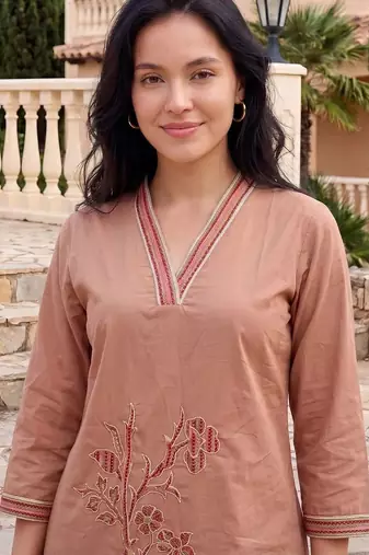 Women Floral Embroidered Regular Thread Work Pure Cotton Kurta with Trousers