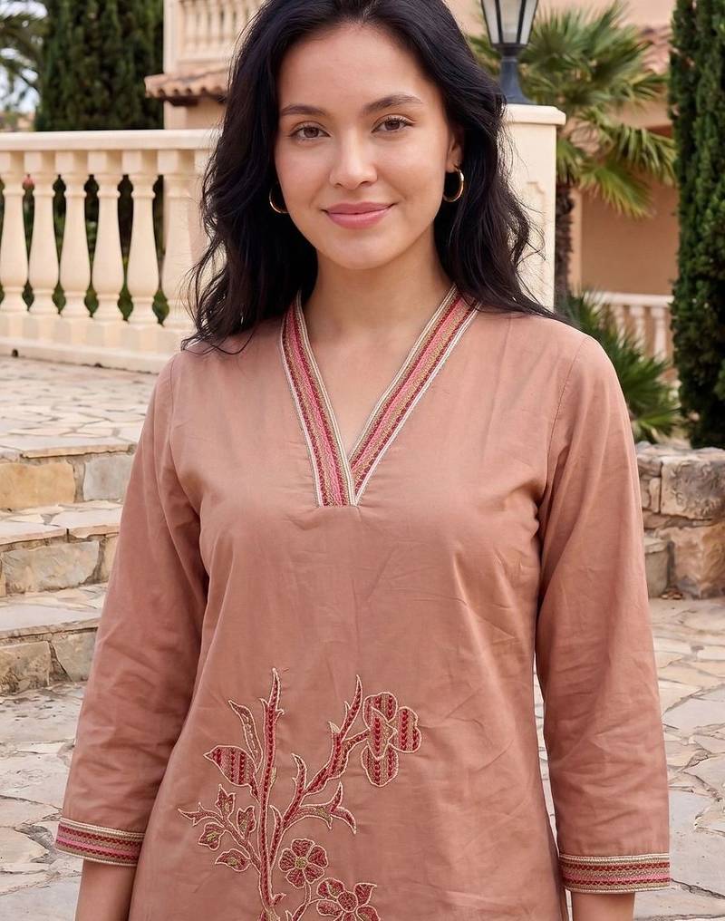 Women Floral Embroidered Regular Thread Work Pure Cotton Kurta with Trousers