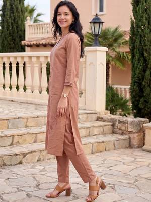 Women Floral Embroidered Regular Thread Work Pure Cotton Kurta with Trousers 3