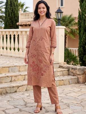 Women Floral Embroidered Regular Thread Work Pure Cotton Kurta with Trousers 6