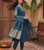 Women Ethnic Motifs Embroidered Regular Thread Work Kurta with Trousers & With Dupatta