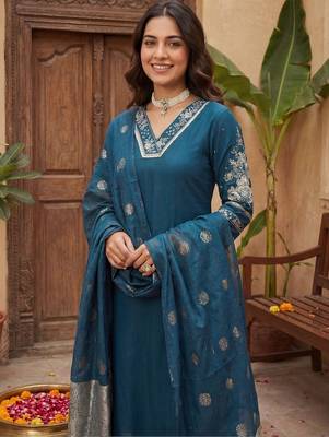 Women Ethnic Motifs Embroidered Regular Thread Work Kurta with Trousers & With Dupatta 2