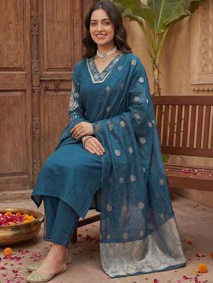 Women Ethnic Motifs Embroidered Regular Thread Work Kurta with Trousers & With Dupatta 5