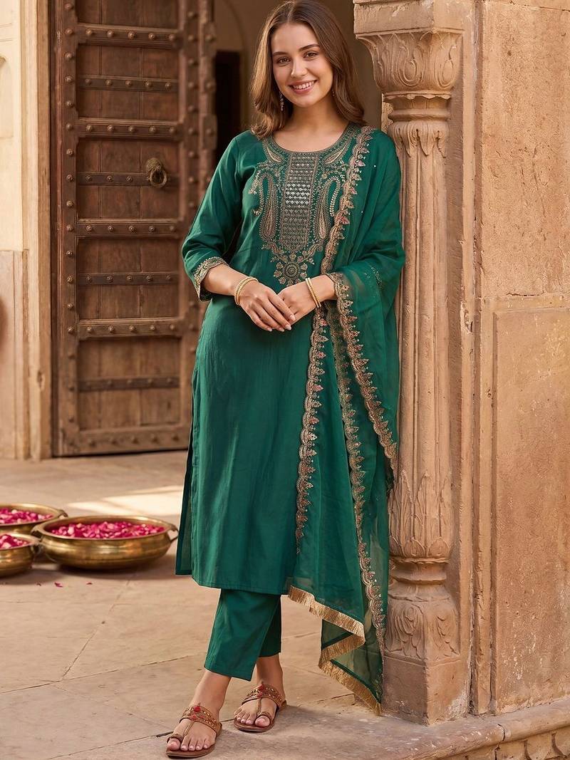 Women Ethnic Motifs Embroidered Regular Thread Work Liva Kurta with Trousers & With Dupatta