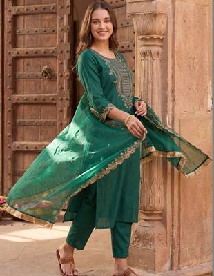 Women Ethnic Motifs Embroidered Regular Thread Work Liva Kurta with Trousers & With Dupatta 2