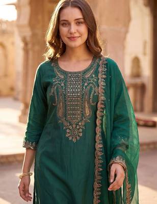 Women Ethnic Motifs Embroidered Regular Thread Work Liva Kurta with Trousers & With Dupatta 3