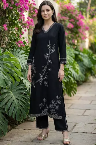 Women Floral Embroidered Regular Thread Work Kurta with Trousers