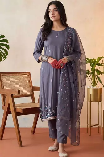 Women Floral Embroidered Regular Thread Work Kurta with Trousers & With Dupatta