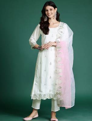 Ethnic Motifs Embroidered Kurta with Trousers & With Dupatta 4