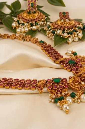 Multicolor kemp matt finish temple jewellery