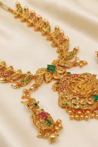 emeralds temple jewellery