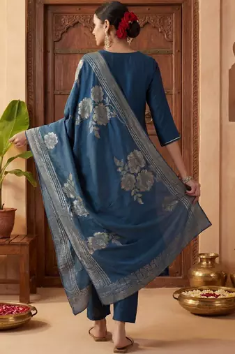 Women Ethnic Motifs Embroidered Regular Kurta with Trousers & With Dupatta