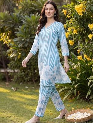 Women Printed Regular Pure Cotton Kurta with Trousers 1