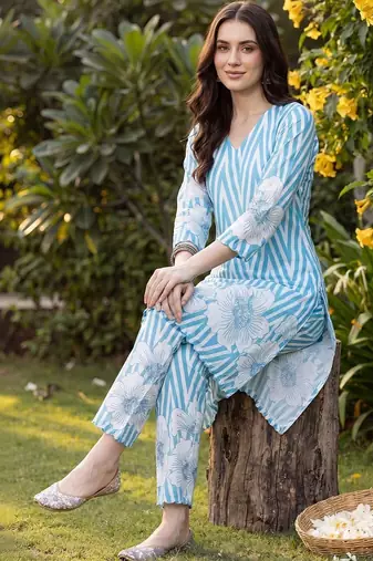 Women Printed Regular Pure Cotton Kurta with Trousers