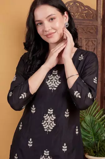 Women Ethnic Motifs Embroidered Regular Thread Work Kurta with Trousers & With Dupatta