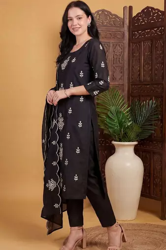 Women Ethnic Motifs Embroidered Regular Thread Work Kurta with Trousers & With Dupatta