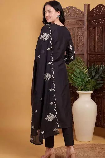 Women Ethnic Motifs Embroidered Regular Thread Work Kurta with Trousers & With Dupatta