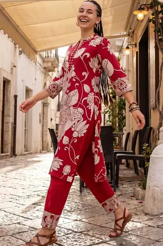 Women Floral Printed Regular Pure Cotton Kurta with Trousers