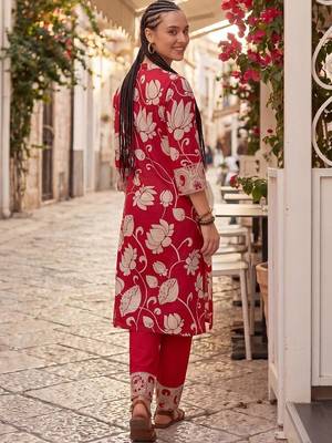 Women Floral Printed Regular Pure Cotton Kurta with Trousers 4