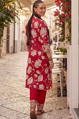 Women Floral Printed Regular Pure Cotton Kurta with Trousers