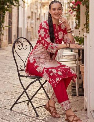 Women Floral Printed Regular Pure Cotton Kurta with Trousers 5