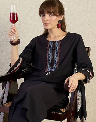 Women Yoke Design Embroidered Cotton Kurta with Trousers & Dupatta 2