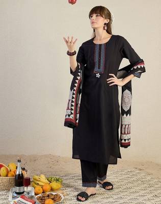 Women Yoke Design Embroidered Cotton Kurta with Trousers & Dupatta 7