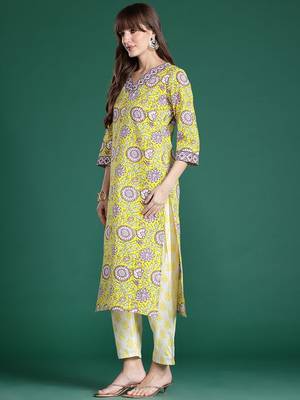 Floral Printed Pure Cotton Kurta with Trousers & Dupatta 5