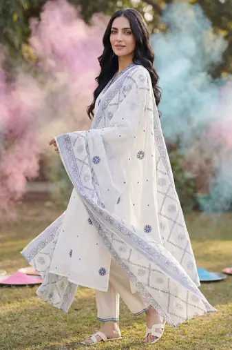 Women Ethnic Motifs Embroidered Regular Pure Cotton Kurta with Trousers & With Dupatta