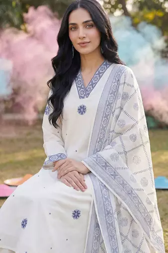 Women Ethnic Motifs Embroidered Regular Pure Cotton Kurta with Trousers & With Dupatta