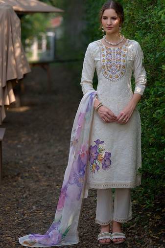 Women Ethnic Motifs Embroidered Regular Thread Work Pure Cotton Kurta with Trousers & With Dupatta