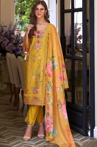 Women Floral Embroidered Regular Thread Work Kurta with Trousers & With Dupatta