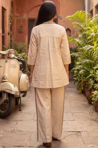 Women Ethnic Motifs Printed Regular Kurta with Trousers