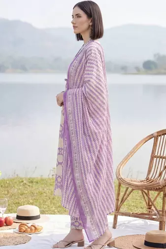 Women Floral Printed Panelled Mirror Work Pure Cotton Kurta with Trousers & With Dupatta
