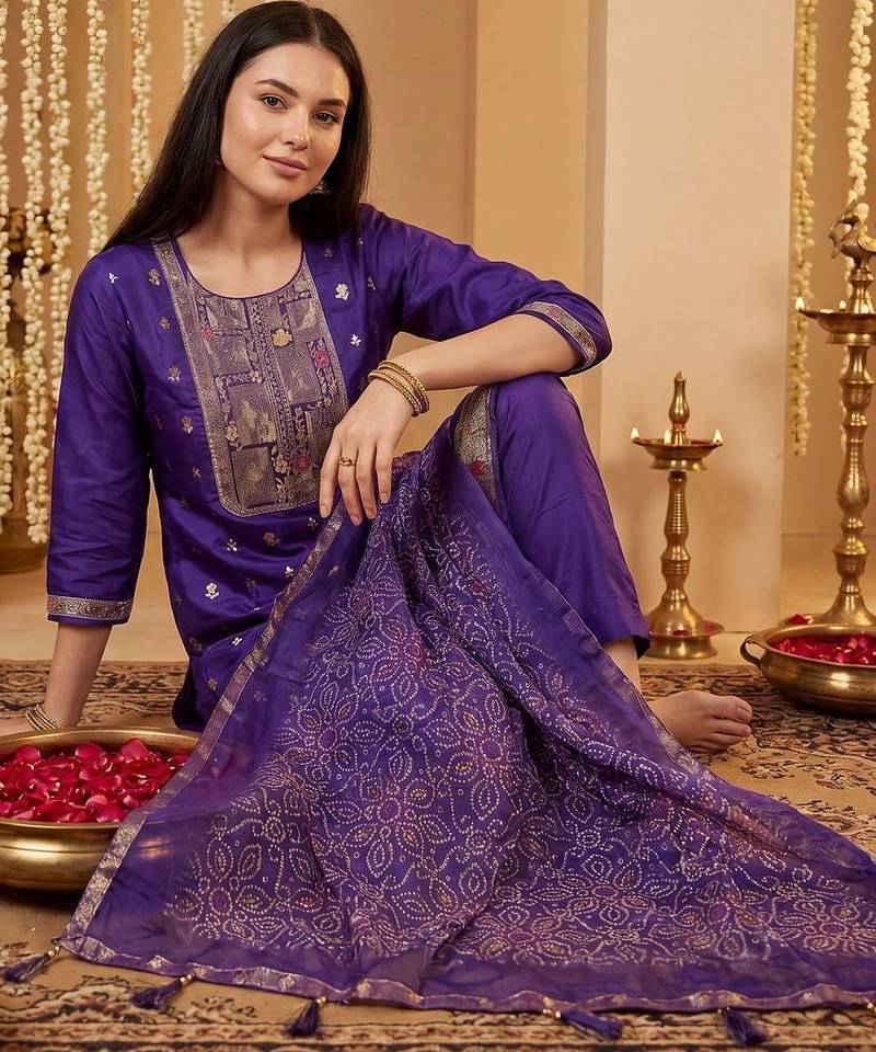 Women Ethnic Motifs Regular Kurta with Trousers & With Dupatta