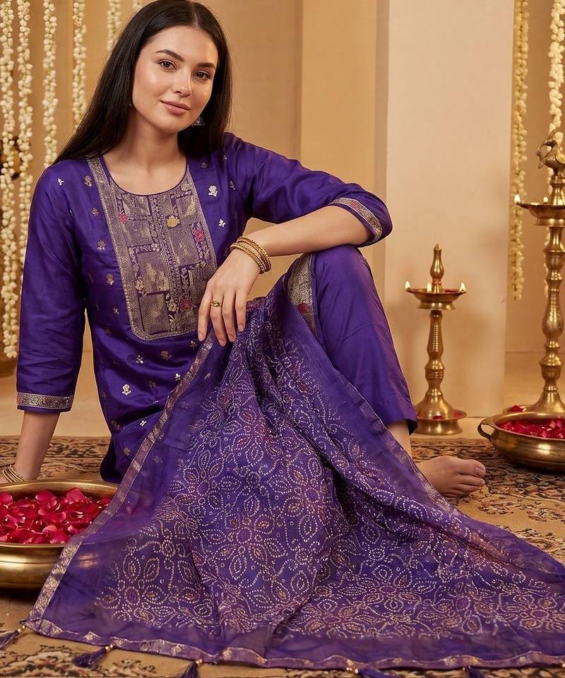 Women Ethnic Motifs Regular Kurta with Trousers & With Dupatta