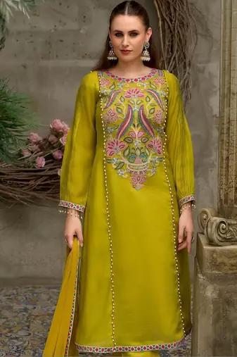 Women Floral Embroidered Regular Thread Work Kurta with Trousers & With Dupatta