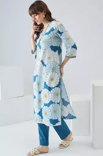 Women Floral Printed Regular Thread Work Pure Cotton Kurta with Trousers