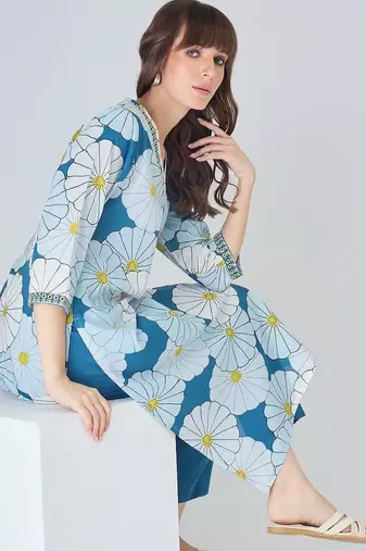 Women Floral Printed Regular Thread Work Pure Cotton Kurta with Trousers
