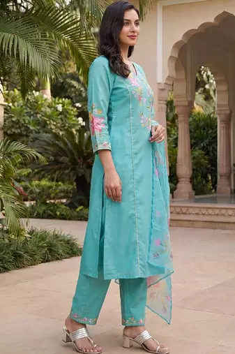 Women Floral Embroidered Regular Thread Work Kurta with Trousers & With Dupatta