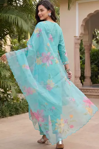 Women Floral Embroidered Regular Thread Work Kurta with Trousers & With Dupatta
