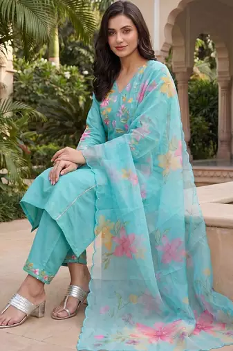 Women Floral Embroidered Regular Thread Work Kurta with Trousers & With Dupatta