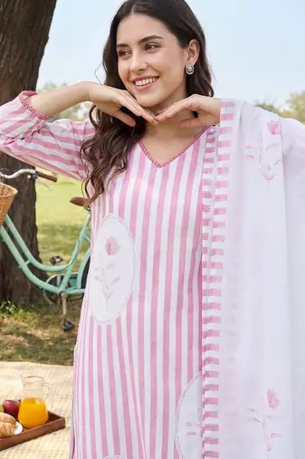 Women Striped Regular Linen Kurta with Trousers & With Dupatta