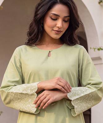 Women's green embellished silk blend round neck co-ord set 2